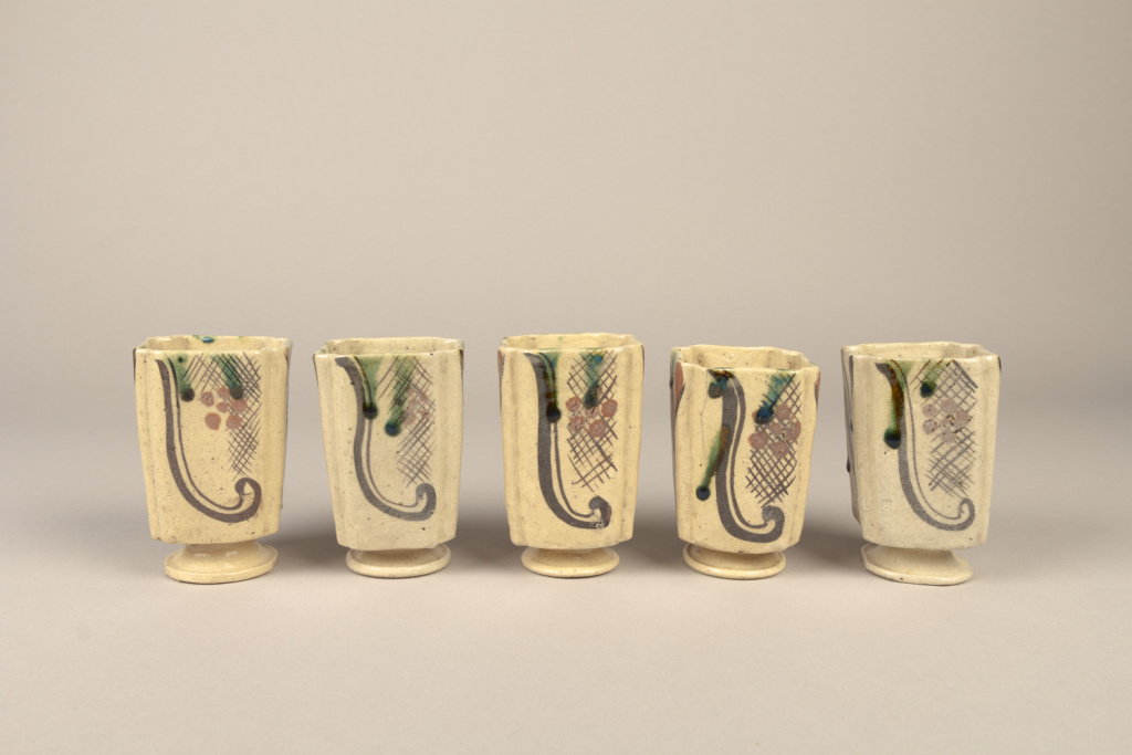 Квадратные сосуды для еды (мукодзукэ), предназначенные для чаепития