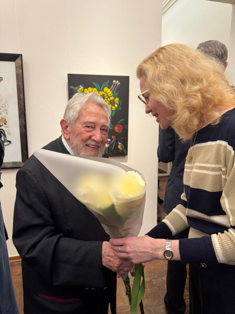 О.С. Давыдова и А.А. Золотов на выставке «Всё живо, всё – слова и люди. Выбранные места из жизни в искусстве»