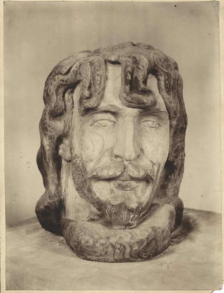 Ил. 10. С.Т. Конёнков. Портрет скрипача А.Ф. Микули. 1912. Дерево. Государственная Третьяковская галерея. Фотография из личного архива А.Ф. Микули. Собрание Е.Г. Гусевой, Москва